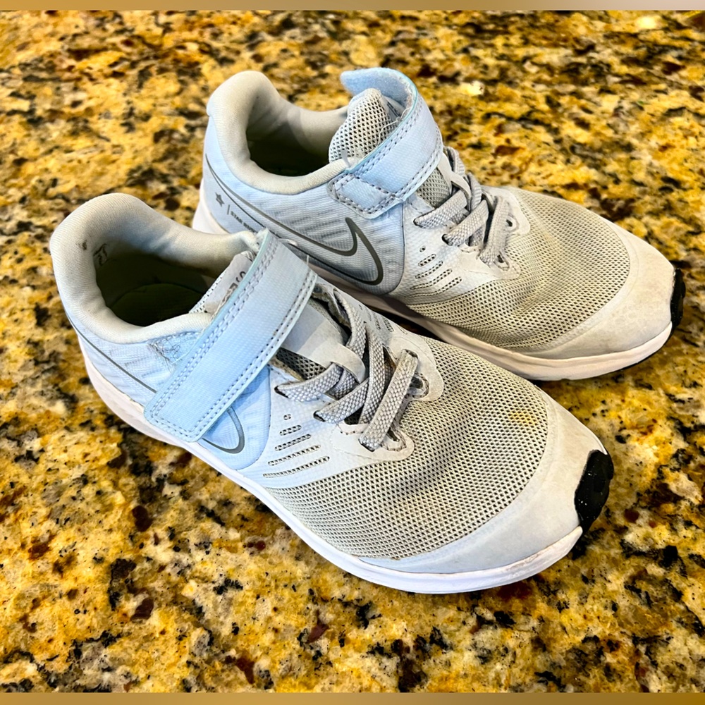 Nike Girl's Star Runner 2 PSV Sneakers Size 12C Half Blue/Met Silver AT1801